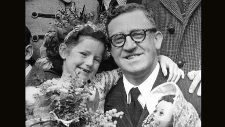 Calwell welcoming the 100,000th British Migrant, 1949  (NLA, PIC/8348)