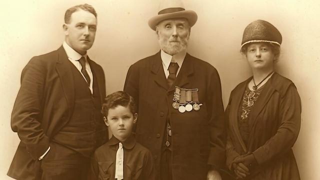 Mélanie Méthot — Beyond the Scandals: Annie Holt and her Matrimonial Agency