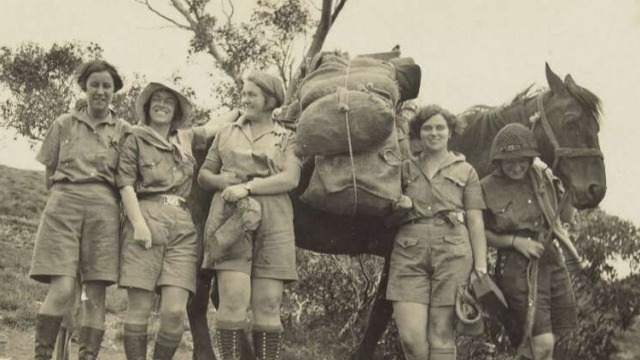 5 women stand in front of a pack horse, c. 1930 on the Bogong High Plains.