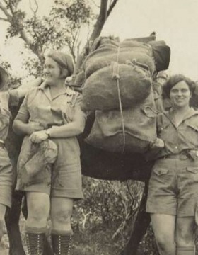 5 women stand in front of a pack horse, c. 1930 on the Bogong High Plains.